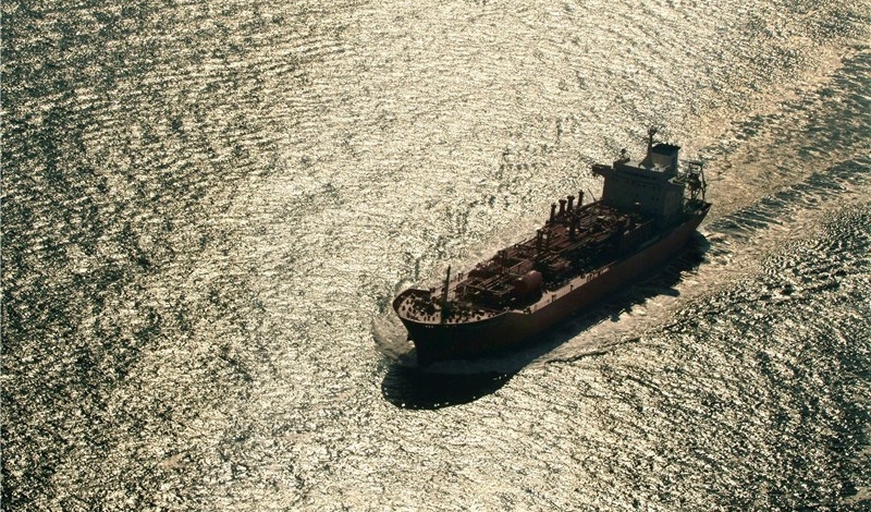 صادرات نفت ایران به پایین ترین رقم در ۱۴ ماه اخیر می‌رسد