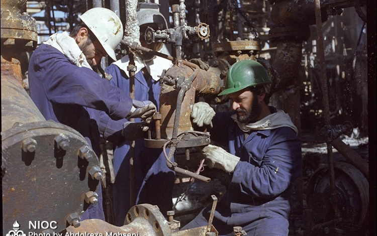 مرور حماسه سازی های مردان صنعت نفت در هشت سال دفاع مقدس