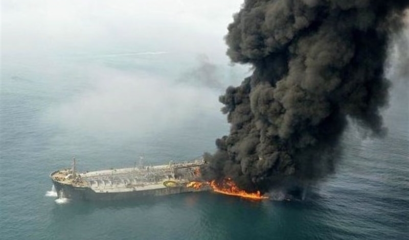 احتمال غرق شدن نفتکش حادثه دیده کم است