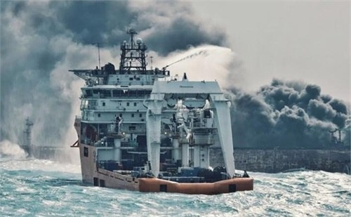 تلاش‌ها ­برای نجات خدمه نفتکش سانچی در آب‌های چین ادامه دارد