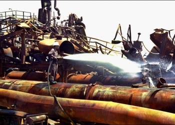 تصویری از حمله دشمن بعثی به گچساران | نفت آنلاین