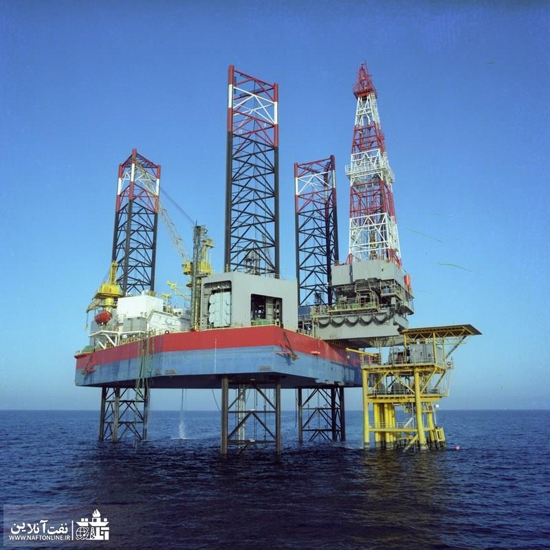 تصویر قدیمی از دکل دریایی شهید رجایی | نفت آنلاین