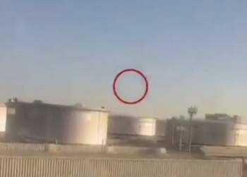 فیلم حمله موشکی به مخازن سوخت آرامکو عربستان | نفت آنلاین