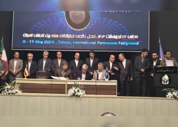۱۲ قرارداد در روز دوم نمایشگاه نفت تهران امضا شد