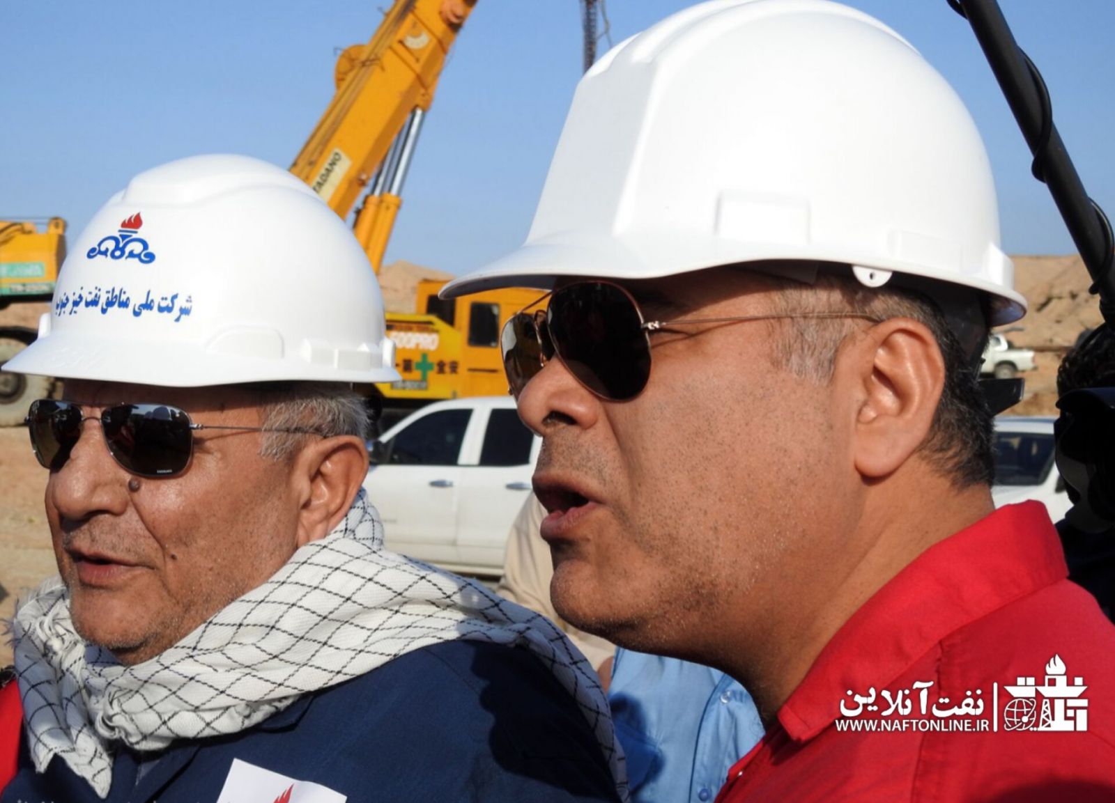 مهندس پاک نژاد و بیژن عالی پور در رگ سفید نفت حفاری 